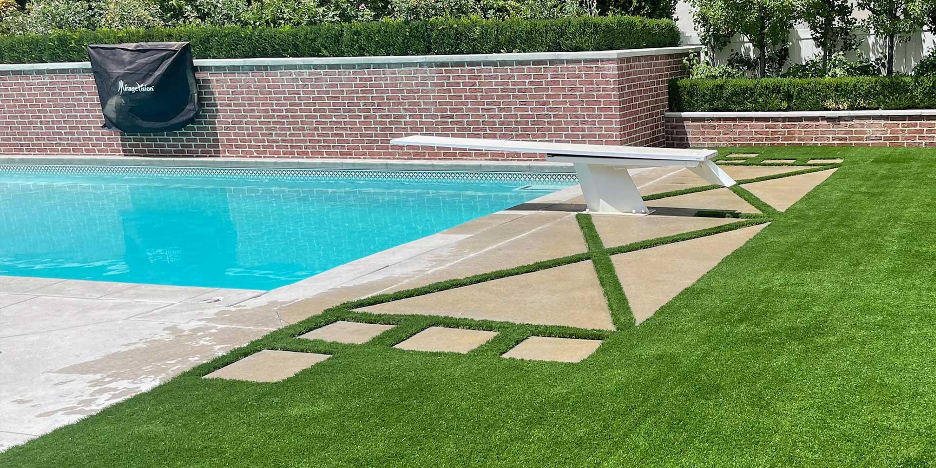 residential-turf-pool-surround